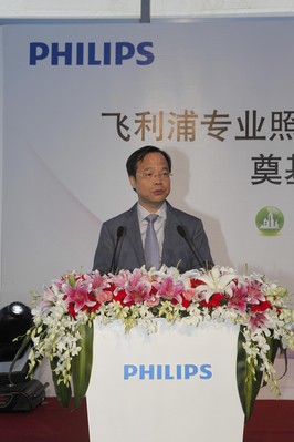 成都市市長(zhǎng)助理，高新區(qū)管委會(huì)主任韓春林致辭