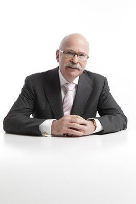 Jomathan Ferencz獲邀出席DenTech China 2012，與參會者交流