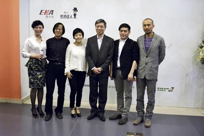 知名專家在“壹卡會2012深圳年度生活達人”頒獎禮現場，從不同的角度詮釋發(fā)現生活之美。